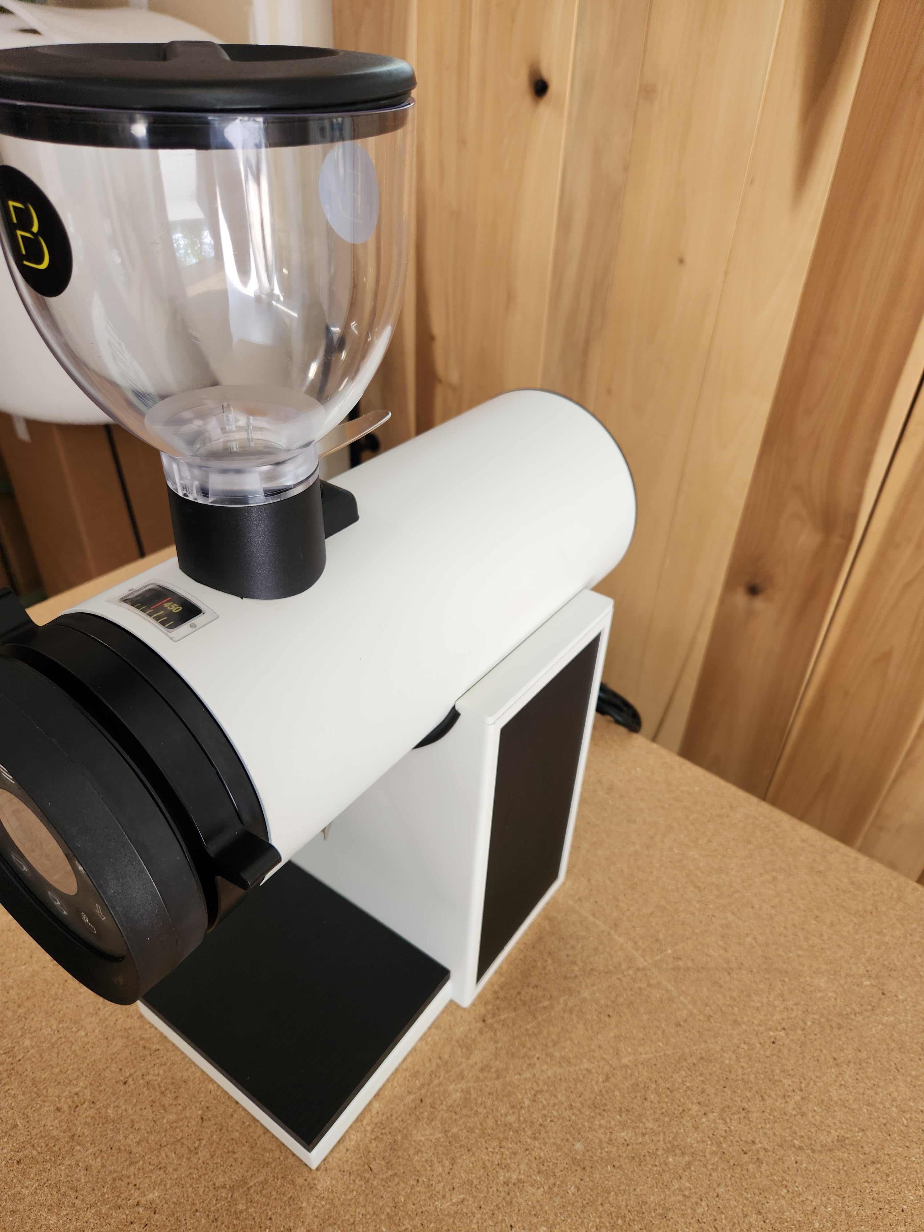 Bentwood Vertical 63 White DEMO 100206