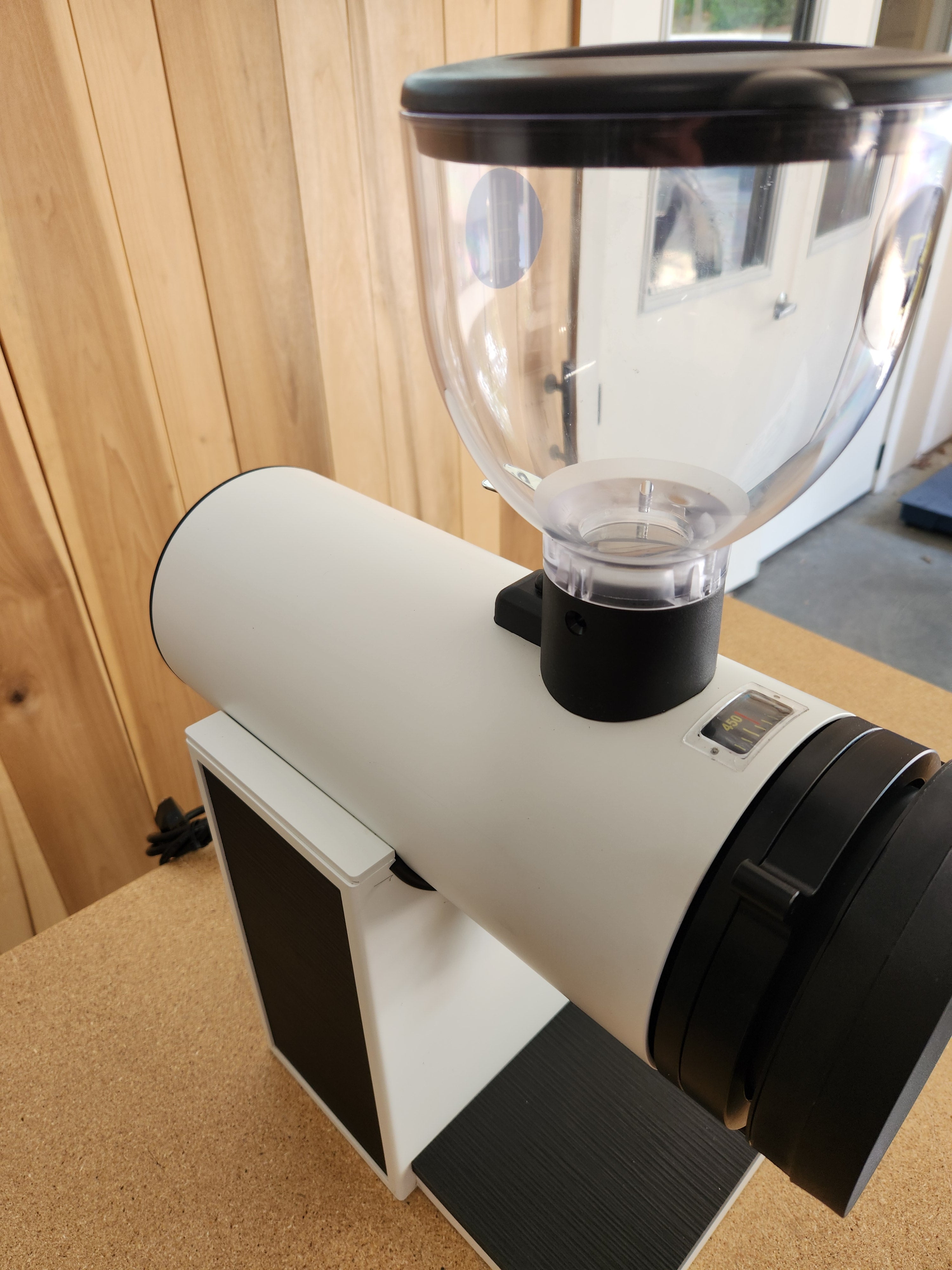 Bentwood Vertical 63 White DEMO 100206