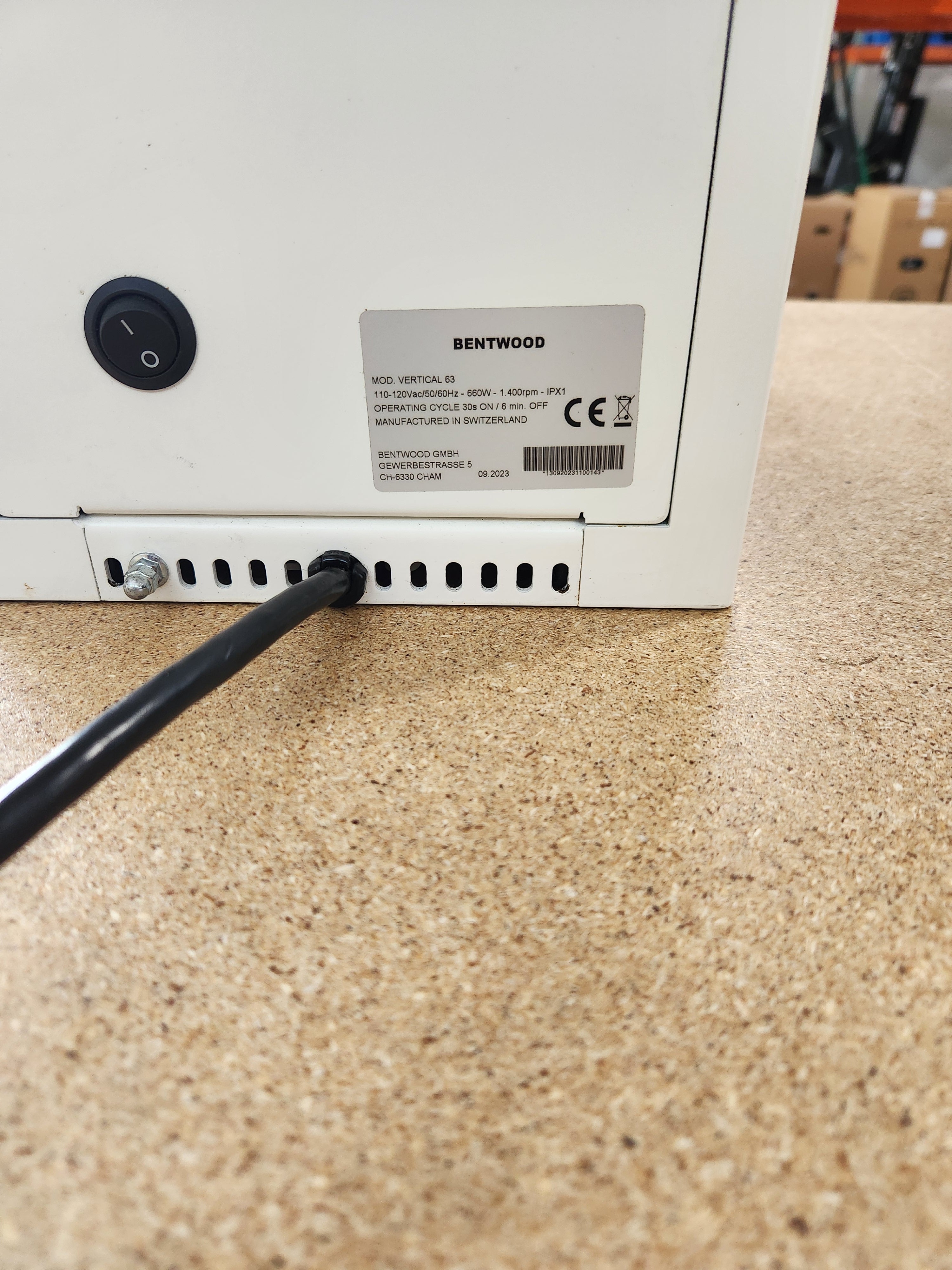Bentwood Vertical 75 White DEMO 100143