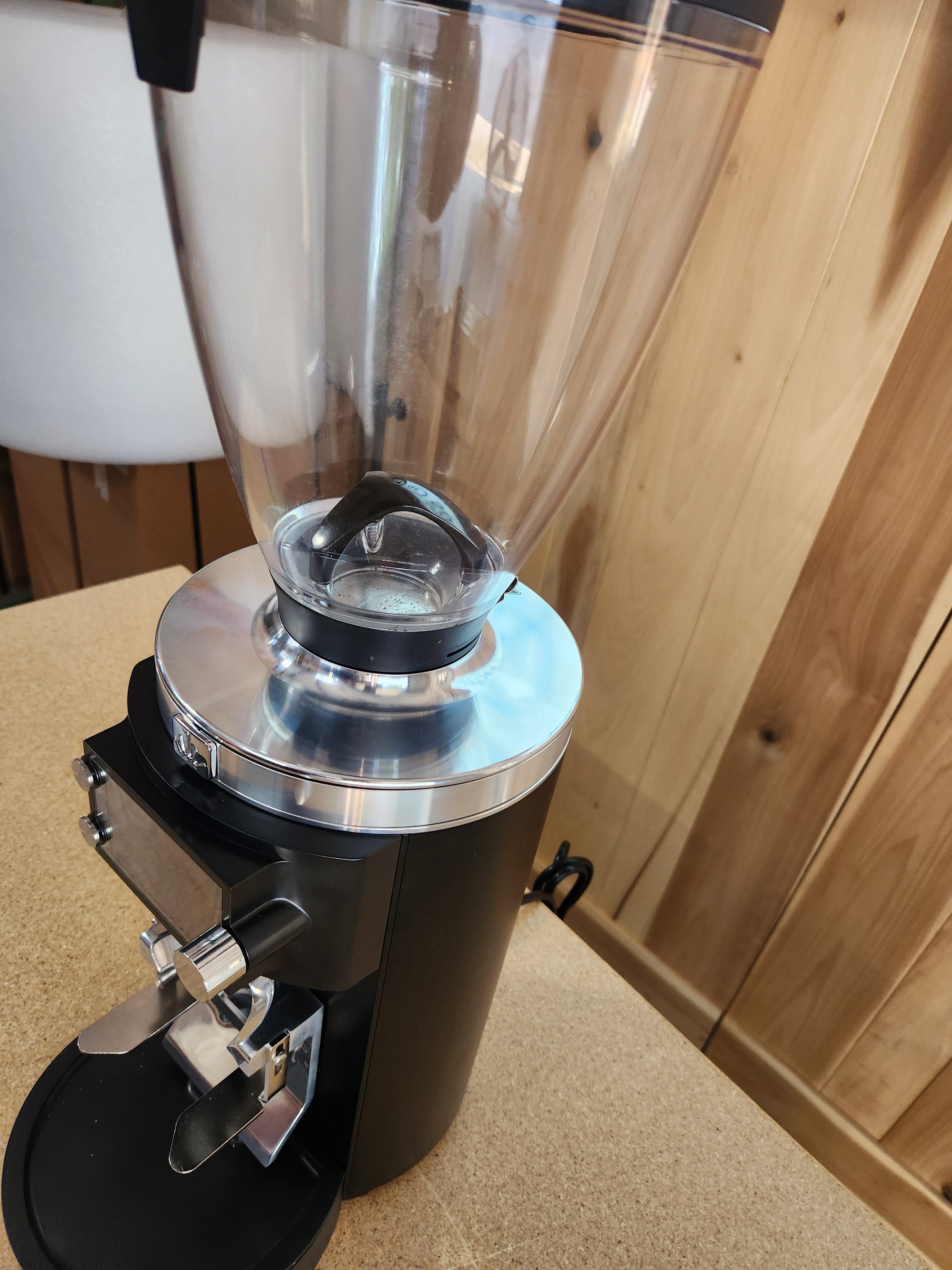 Mahlkonig E65W GbS Grind-by-Sync Espresso Grinder in Black DEMO 927217