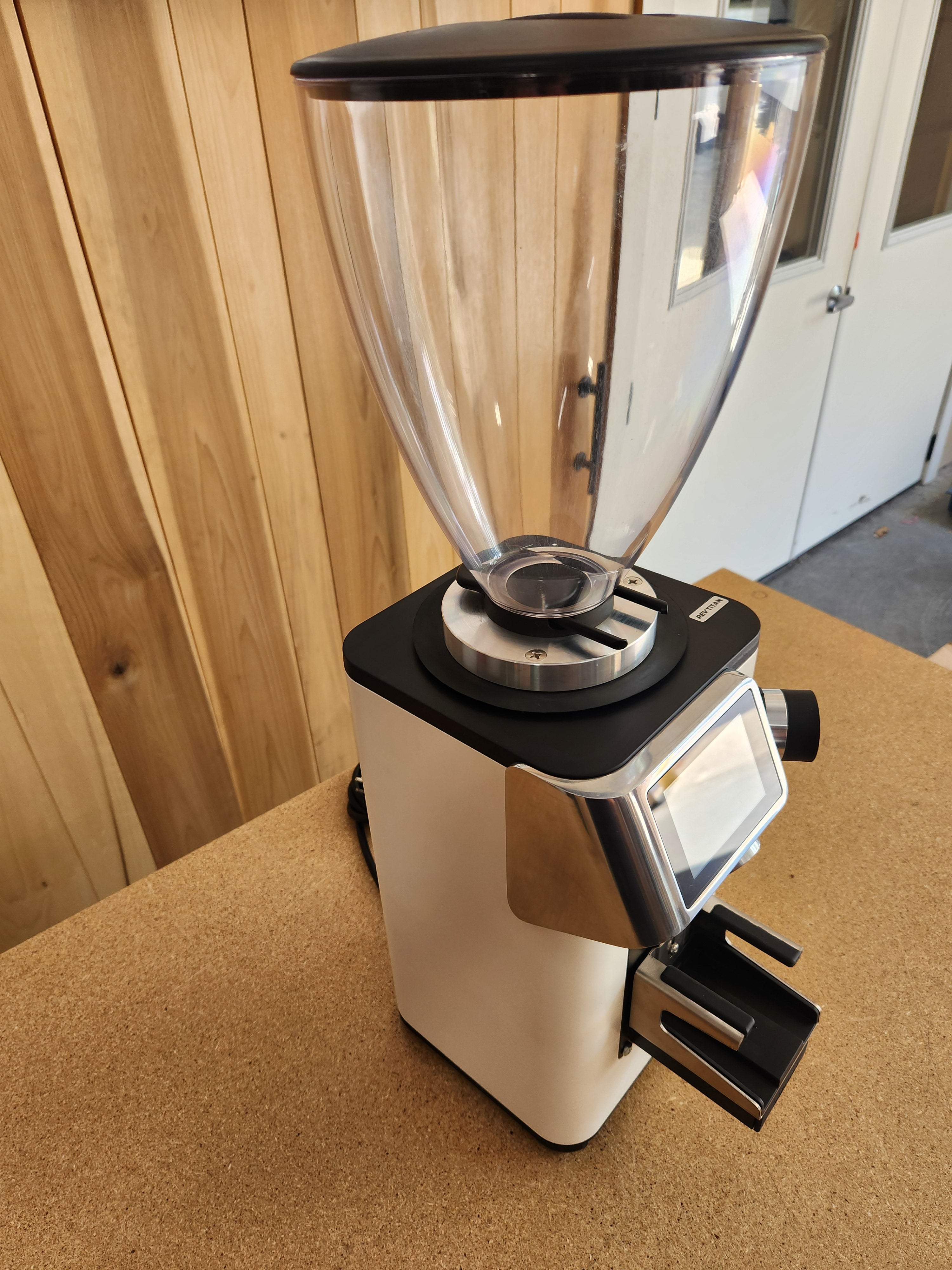 Ceado REV Titan Espresso Grinder with WAM White DEMO BHE315029